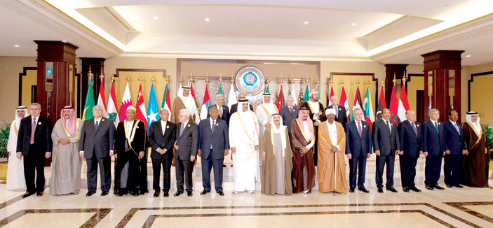 أمير الكويت يدعو إلى وقفة صادقة لوضع حدٍّ للخلافات العربية 