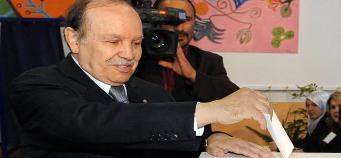 كيري يزور الجزائر.. والاتحاد الأوروبي ينتقد الموقف من الإصلاحات السياسية 