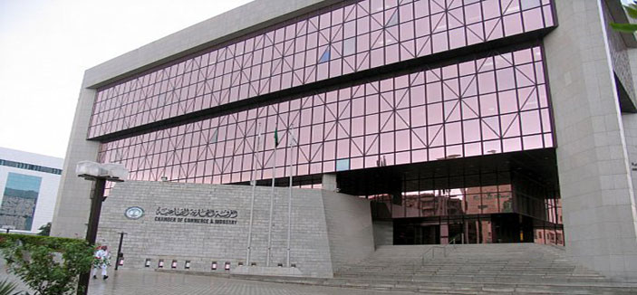 غرفة الرياض تدعو القطاع الطبي الخاص إلى إيقاف تعاقداته مع أطباء القطاع الحكومي 