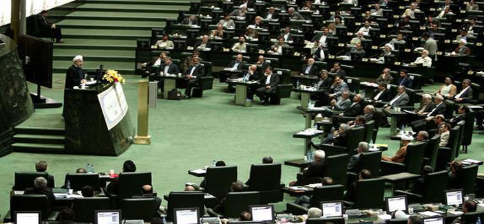 البرلمان الإيراني يطالب حكومة روحاني بتقديم شكوى ضد أمريكا 