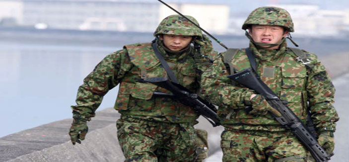 اليابان تسلح جزيرة غربية نائية في خطوة تزيد التوتر مع الصين 