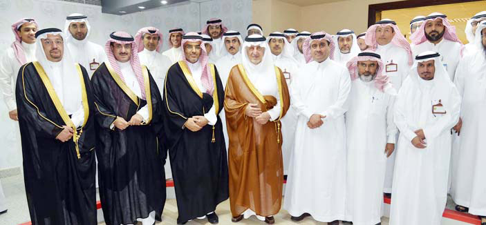 الأمير خالد الفيصل يزور مركز المعلومات الوطني 