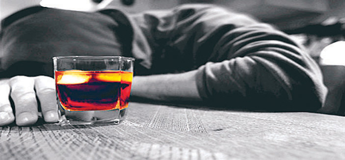 شرب الكحول يزيد من السموم الداخلية بالجسم 