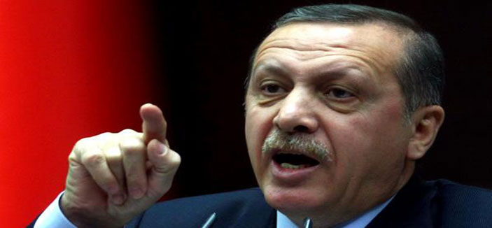 رئيس الوزراء التركي يهاجم الصحافة الأجنبية ويتهمها بـ«التجسس» 