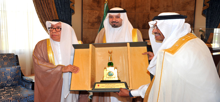 الأمير مشعل بن عبدالله يكرم منتخب المملكة للصم بطل الخليج للبولينج 