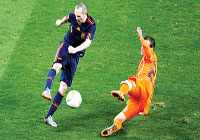 نهائي 2010 المكرر بين إسبانيا وهولندا يبشر بإثارة مبكرة بالمونديال الحالي
