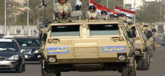 الجيش المصري يقتل اثنين ويعتقل 6 من العناصر الإرهابية بسيناء 