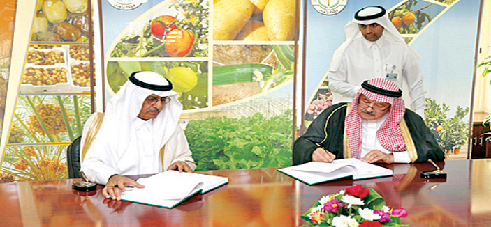 وزير الزراعة يوقِّع عقد إنشاء مركز الملك عبدالعزيز للخيل العربية الأصيلة 
