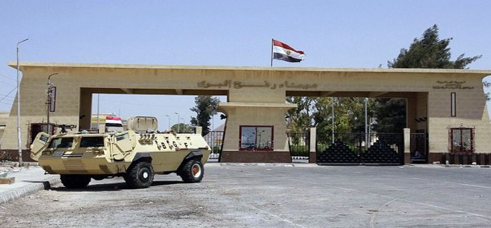 مصر تواصل فتح معبر رفح لعبور الجرحى والمساعدات الغذائية 