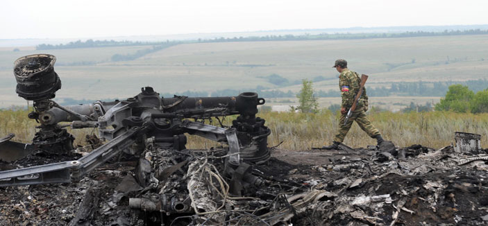 أوكرانيا تعلق القتال لتسهيل وصول خبراء إلى موقع تحطم الطائرة الماليزية 