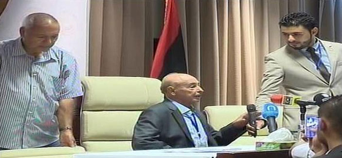 البرلمان الليبي الجديد يلتئم في طبرق .. وينتخب عقيلة صالح عيسى رئيسًا له 