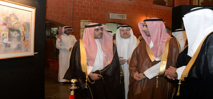 عبد المحسن المنيف يفتتح المعرض التشكيلي لفرع جمعية التشكيليين بالمدينة المنورة 