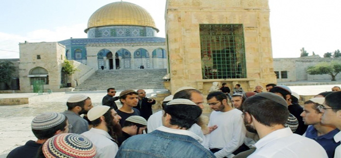 343 مستوطناً يهودياً يقتحمون المسجد الأقصى وسط حراسة مشددة من الشرطة 