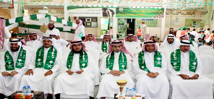 مدير مكتب التربية والتعليم بشمال الرياض يشرف حفل اليوم الوطني الـ«84» بمدرسة أسعد بن زرارة الابتدائية 