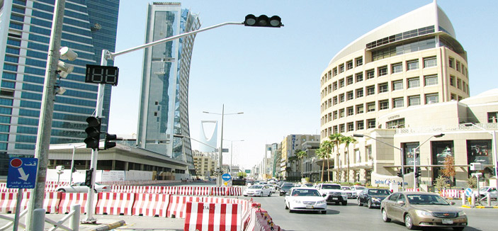 الرياض .. بدء التحويلات المرورية في شارع العليا العام والأمير سلطان 