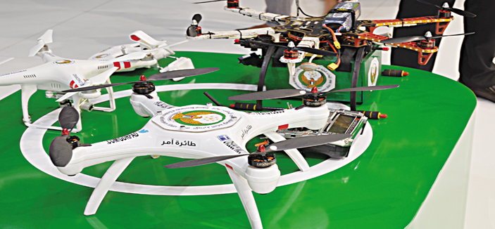 شرطة دبي تعرض مجموعة نماذج من طائرات بدون طيار 