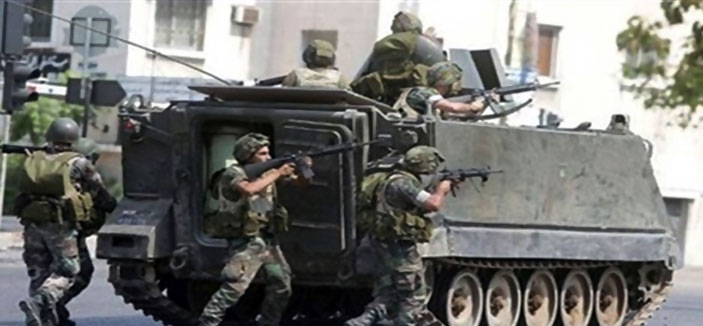 إصابات مدنية وعسكرية في اشتباكات بطرابلس بين الجيش ومسلحين 