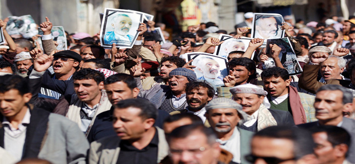 اليمن يشيّع الدكتور المتوكل والأحزاب تتبادل الاتهامات في اغتياله 