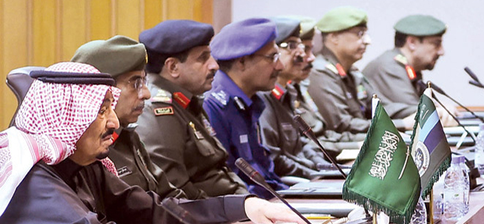 خلال ترؤسه الاجتماع الدوري برئيس هيئة الأركان وقادة أفرع القوات المسلحة 