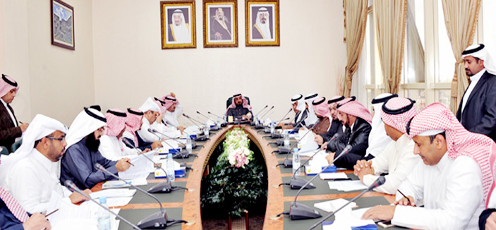 وكيل إمارة الباحة يرأس اجتماعاً تحضيرياً لمشاركة المنطقة في « الجنادرية 30» 