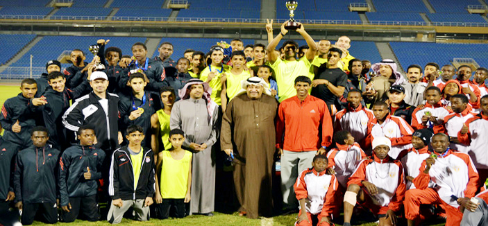 الأمير نواف بن محمد يتوج الفائزين بكأس اتحاد ألعاب القوى 