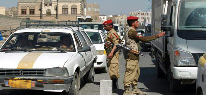 مئات اليمنيين يطالبون بخروج المليشيات المسلحة من المدن كافة 