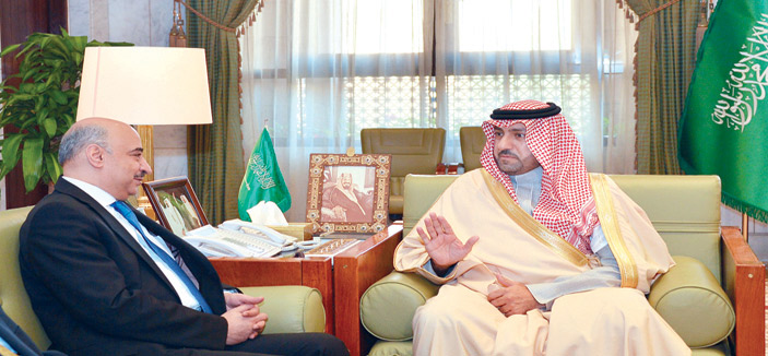 أمير منطقة الرياض يستقبل مساعد وزير خارجية مصر وسفير الأوروجواي 