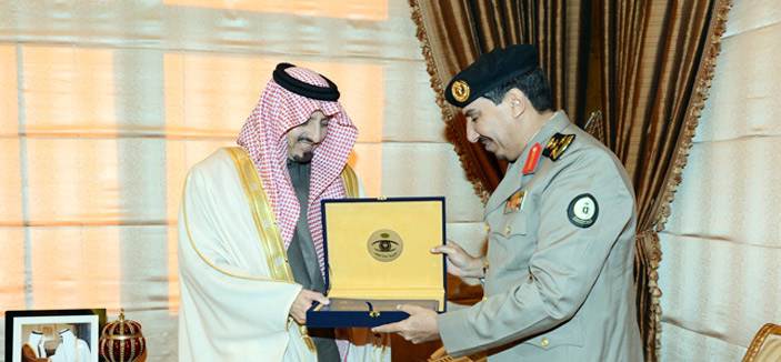 الأمير فيصل بن خالد يلتقي مدير عام السجون بالمنطقة 