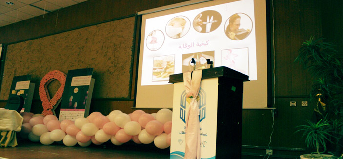 «حملة سرطان الثدي» تمنح فضيتها لجامعة طيبة 