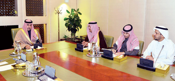 أمير منطقة الرياض يناقش برنامج تطوير إمارات المناطق مع وكيل وزارة الداخلية 