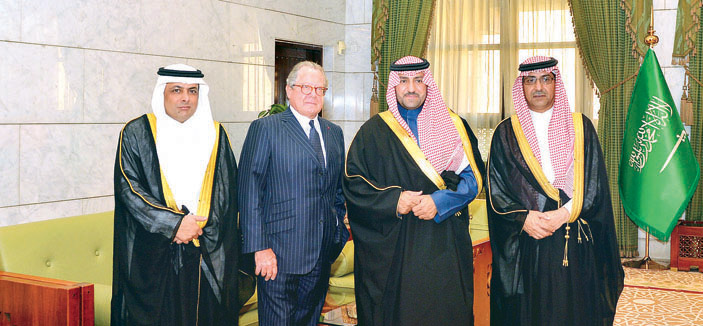 أمير منطقة الرياض يستقبل أمين عام البنك السعودي الفرنسي 