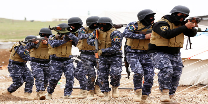  القوات العراقية تتدرب في معسكر نينوى استعداداً لاستعادة بعض المدن.