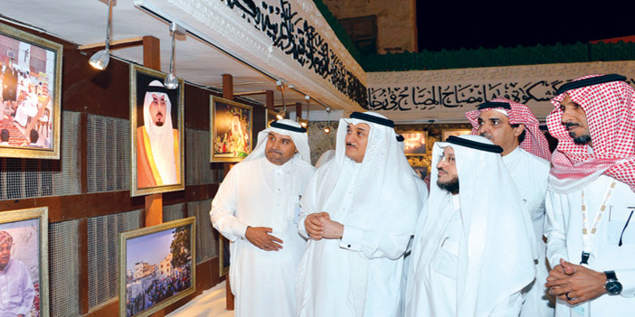 خلال زيارة لمهرجان جدة التاريخية شملت عددا من الأجنحة المشاركة في الفعاليات 