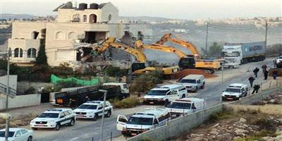 الاحتلال يهدم منزلاً وبناية سكنية في القدس 