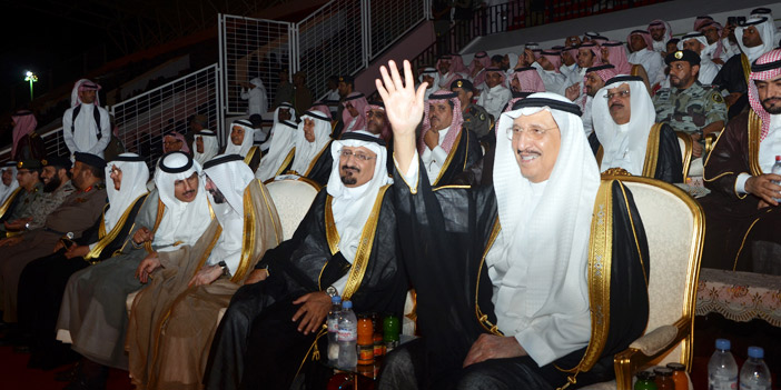  الأمير محمد ووكيل الإمارة في حفل مسيرة الكرنفال