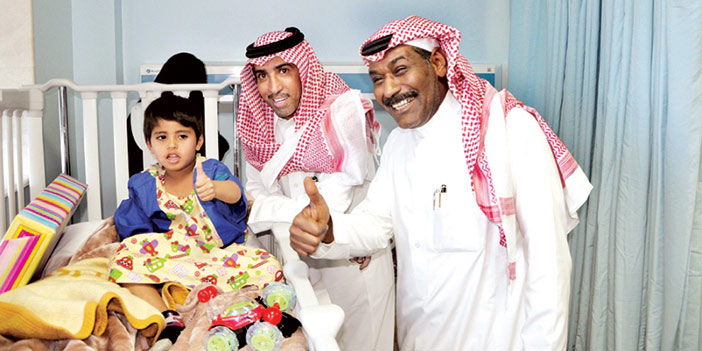  المالكي يزور الأطفال المرضى المنومين بمستشفى الولادة والأطفال