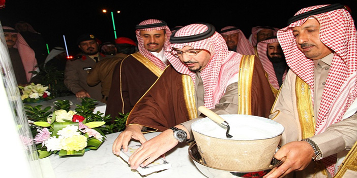  الأمير فيصل يضع حجر الأساس لأحد المشروعات