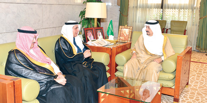  الأمير فيصل بن بندر يستقبل مدير الطيران المدني