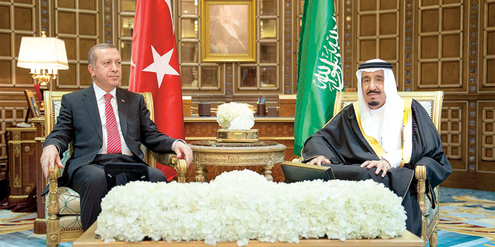  خادم الحرمين خلال جلسة المباحثات الرسمية مع الرئيس التركي