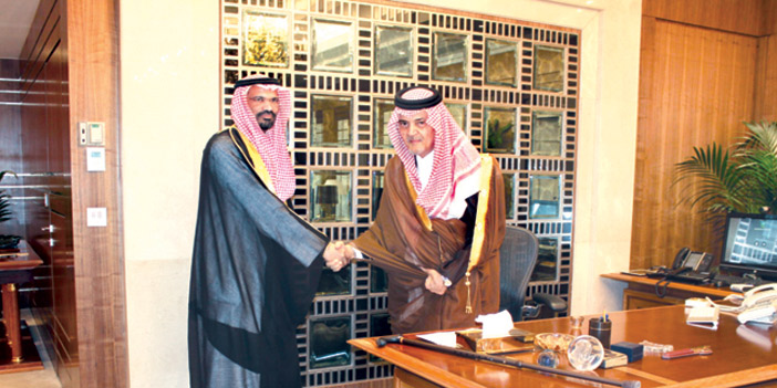  الأمير سعود الفيصل مستقبلاً الدبلوماسي الخالدي
