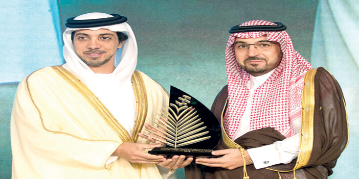 جائزة خليفة الدولية لنخيل التمر تكرِّم الأمير فيصل بن بندر 