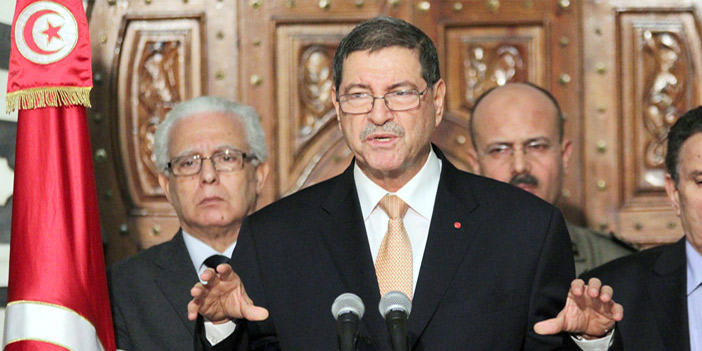  رئيس الوزراء التونسي خلال عقده مؤتمرا صحفيا على أثر الهجوم الارهابي