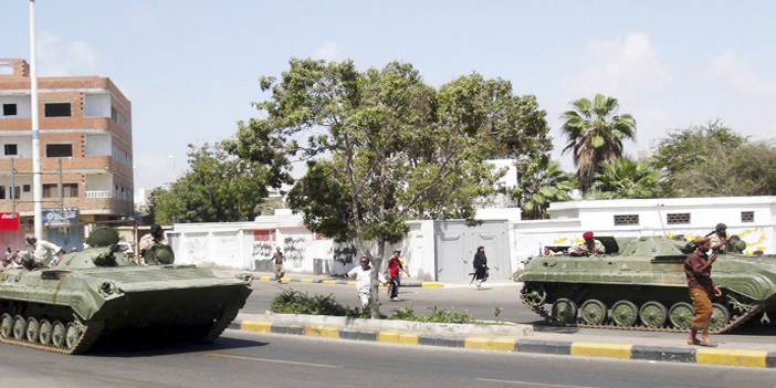  قوات الرئيس اليمني تحاصر القوات الخاصة في مطار عدن