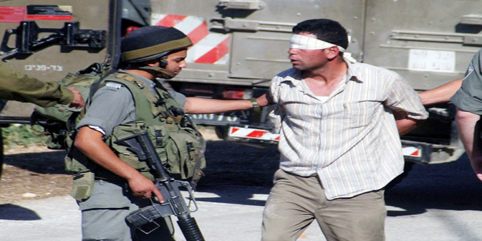  قوات الاحتلال تمارس أشد أنواع التنكيل بالشباب الفلسطيني