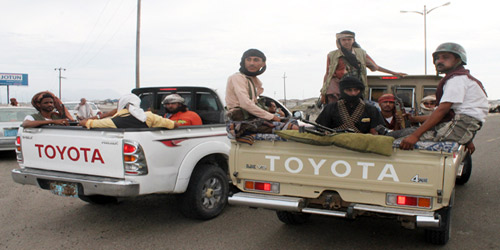 عشرات القتلى في مواجهات بين الحوثيين والقبائل والقاعدة بمأرب والبيضاء 