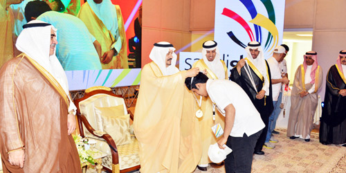  أمير الرياض خلال رعايته الحفل الختامي لمسابقة المهارات الوطنية