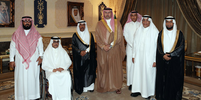  الرئيس العام مع رئيس وأعضاء مجلس الإدارة النادي