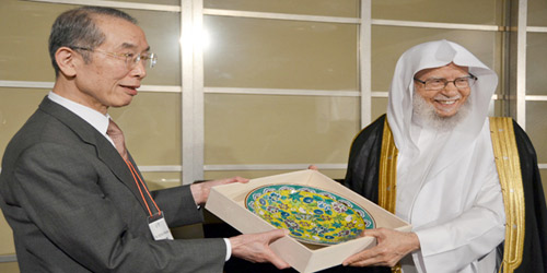  التركي خلال افتتاحه مؤتمر الحوار بين المسلمين وقادة أتباع الأديان باليابان