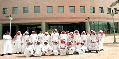  صورة جماعية للطلاب