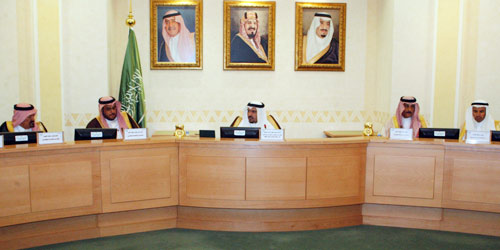  الأمير فيصل بن مشعل مترئساً جلسة المنطقة